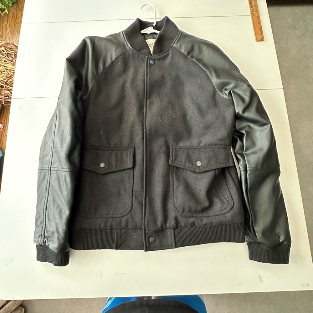 Men’s Native Youth Varsity Jacket sz L